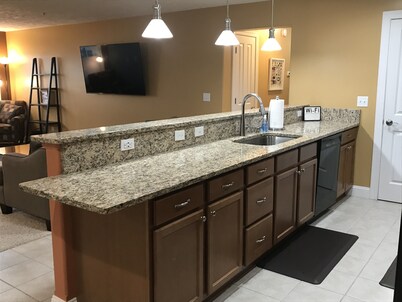 Bay View, Downtown Condo, New Listing (see our reviews at VRBO #484395)