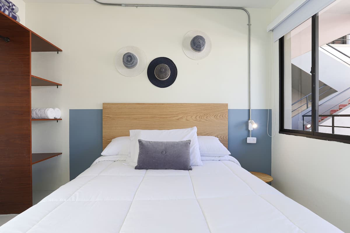 Triple Room | Peralatan tempat tidur hipoalergenik, gebar bulu kapas, Wi-fi percuma