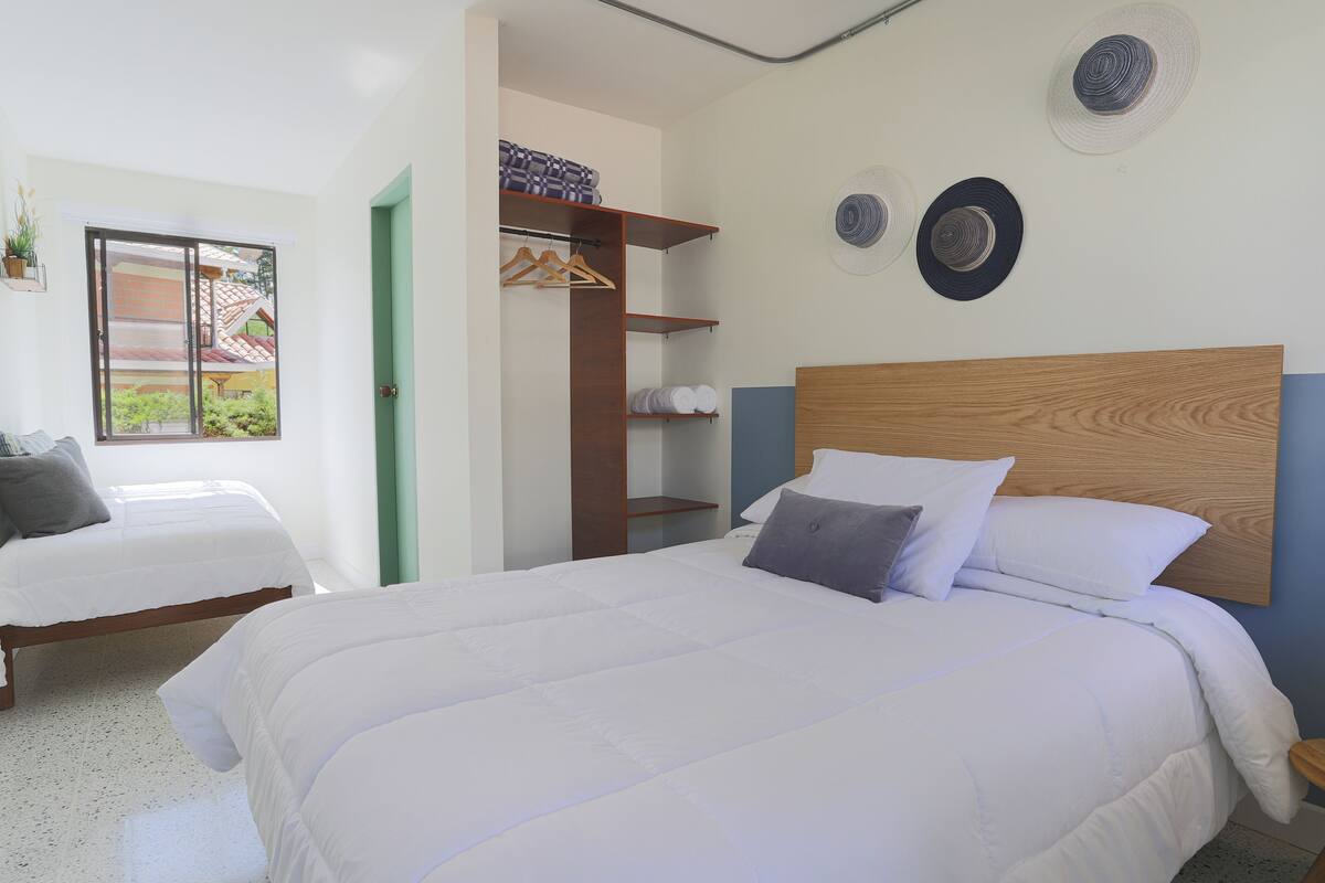 Triple Room | Gebar bulu kapas, Wi-fi percuma, cadar katil 