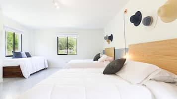 Room (Sextuple) | Hypo-allergenic bedding, down comforters, free WiFi, bed sheets