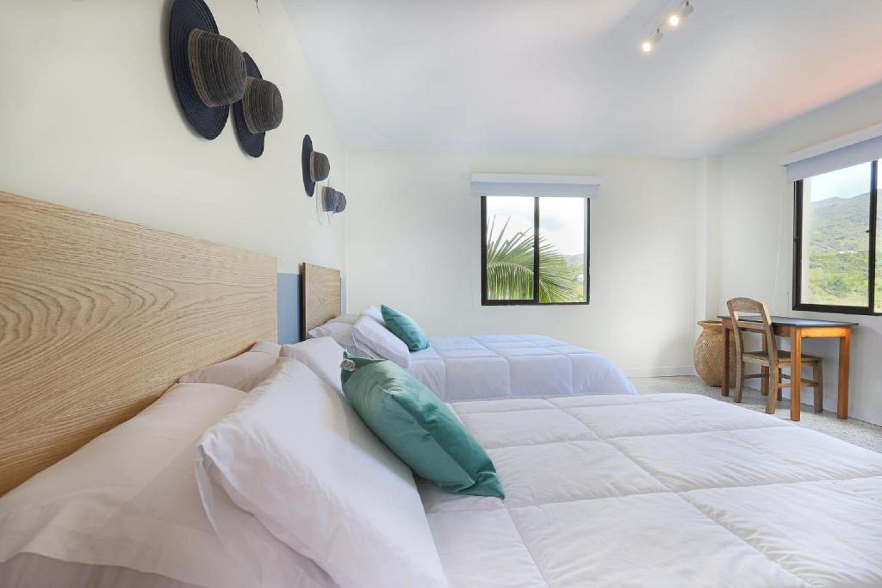 Ropa de cama hipoalergénica, cubrecamas, wifi gratis y ropa de cama 