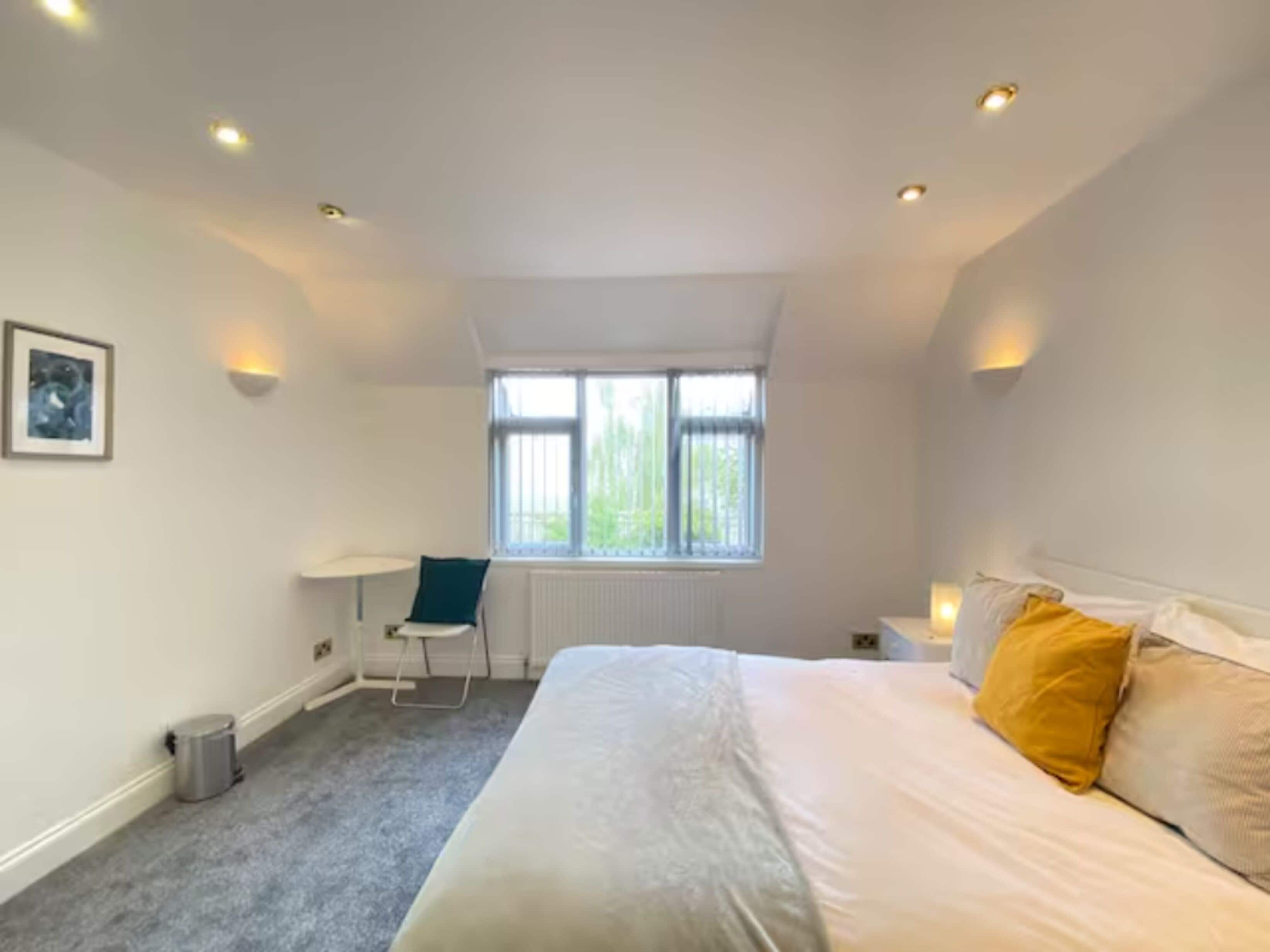 Comfort Double Room | Desk, soundproofing, free WiFi, bed sheets