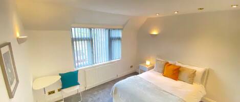 Comfort dubbelrum | Skrivbord, ljudisolering, gratis wi-fi och sängkläder