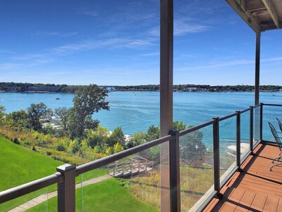 Sun Rays and Lake Days in the Brooklyn at Bridges Bay Resort