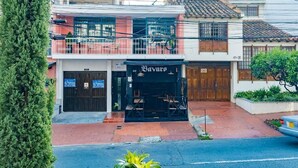 Gambar tidak terklasifikasi, 5 dari 50, tombol