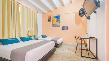 Literie hypoallergénique, bureau, Wi-Fi gratuit, draps fournis