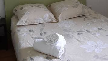 1 Schlafzimmer, BĂŒgeleisen/BĂŒgelbrett, Reisekinderbett, kostenloses WLAN