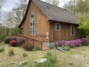 Exterior - Gray's Place on Cosby Creek - 2 Bedrooms, 2 Baths, Sleeps 6 by RedAwning (Cosby)