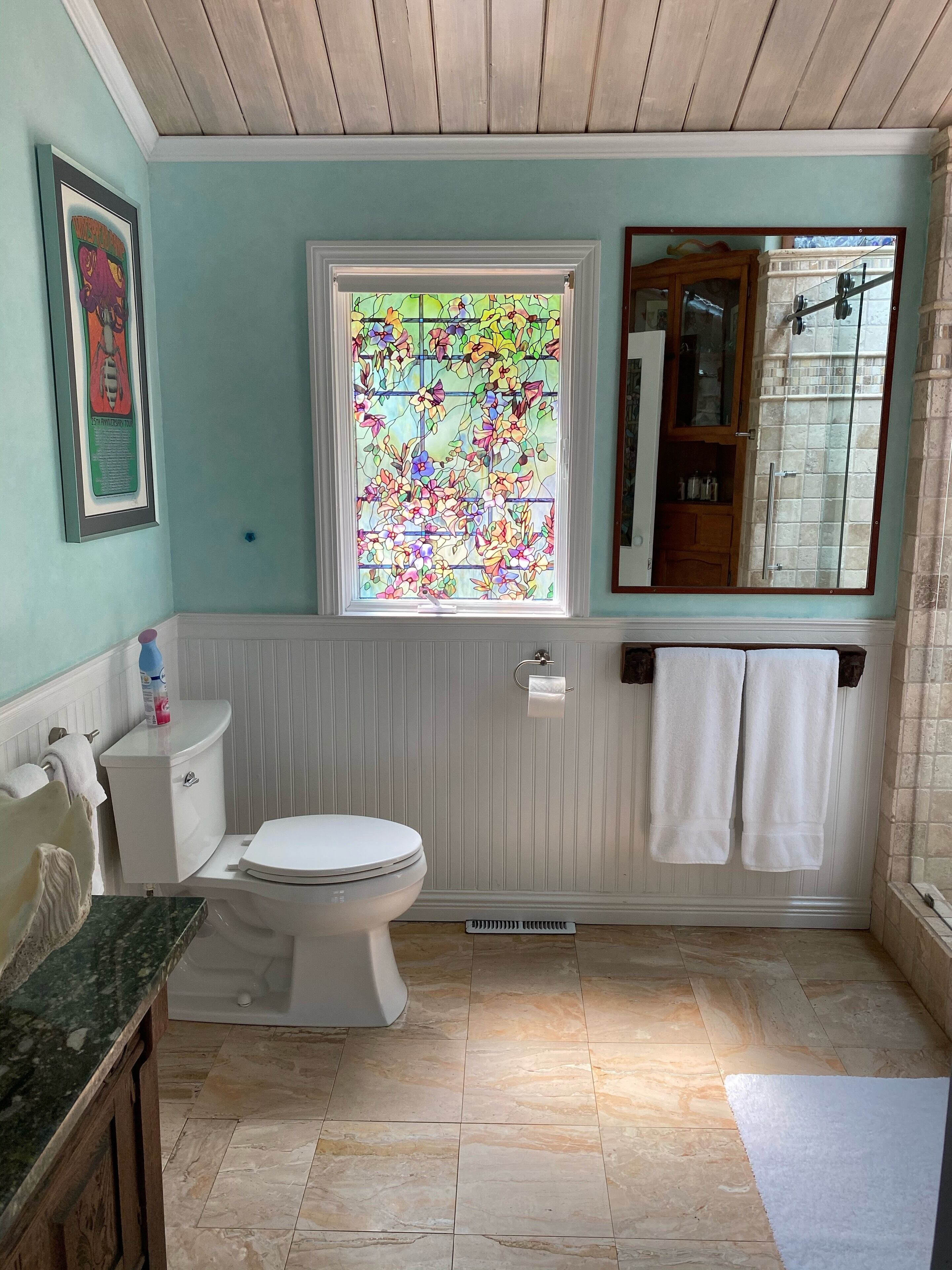 Romantic Artistic Retreat with Adirondack Suite