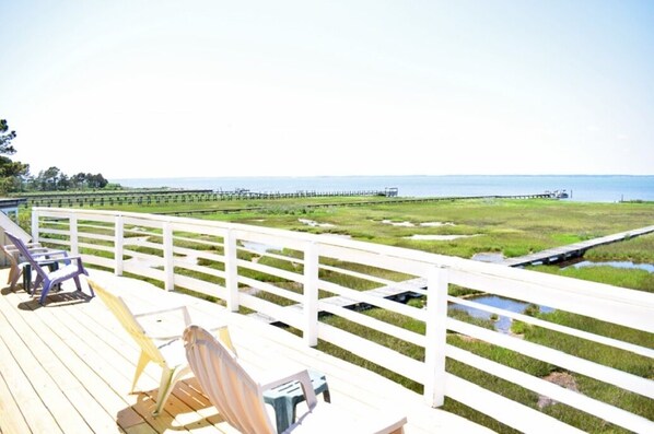 Terrace/patio - Osprey Nest-Waterfront, Sunsets! (Chincoteague)