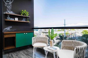 View from property - 1BR Luxury Condo Picuzzi/Gym/Excellent Location (Santo Domingo)