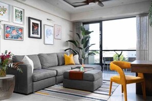 Smart TV - 1BR Luxury Condo Picuzzi/Gym/Excellent Location (Santo Domingo)