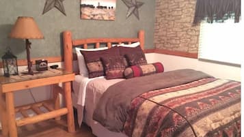 3 bedrooms, desk, iron/ironing board, travel cot