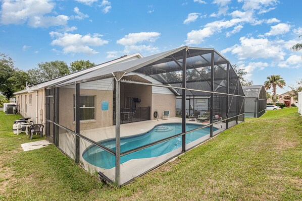 A heated pool - This Orange Tree 4/3 pool home is bright, open, airy, and full of charm. (LL2807) (Clermont)