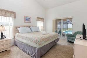 4 bedrooms, iron/ironing board, WiFi, bed sheets - Orange Tree Pool Home with spa. Enjoy recreation and relaxation in this inviting community near the best of Orlando's hot spots! (Clermont)