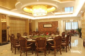تناول الطعام