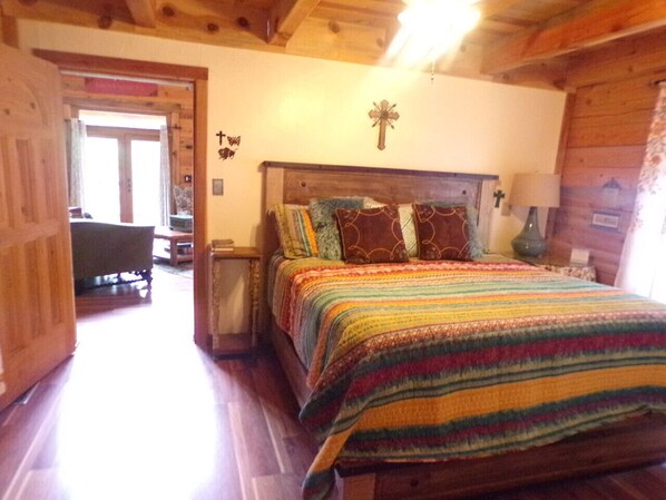 Iron/ironing board, bed sheets