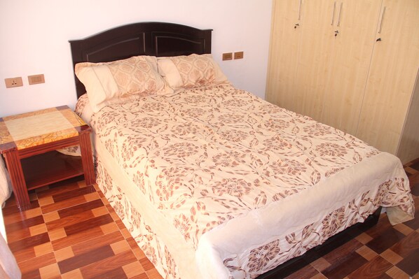 3 Schlafzimmer, Bügeleisen/Bügelbrett, WLAN, Bettwäsche