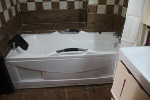 Bathtub, towels, soap, toilet paper - Luxury 3BR/ 3BA Apt. in upper class gated community (Addis Ababa)