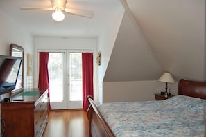 4 bedrooms, desk, free WiFi - Sailer’s Rest- 4BR | Quiet Street | Walk to Town (Chincoteague)