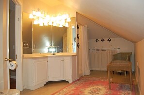 Interior - Sailor's Rest-Great In-Town Location! (Chincoteague)