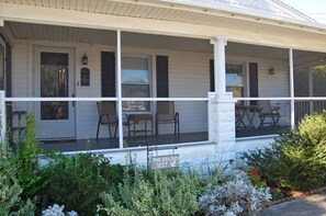 Exterior detail - Sailor's Rest-Great In-Town Location! (Chincoteague)