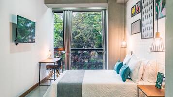 Double Room | Hypo-allergenic bedding, minibar, in-room safe, desk