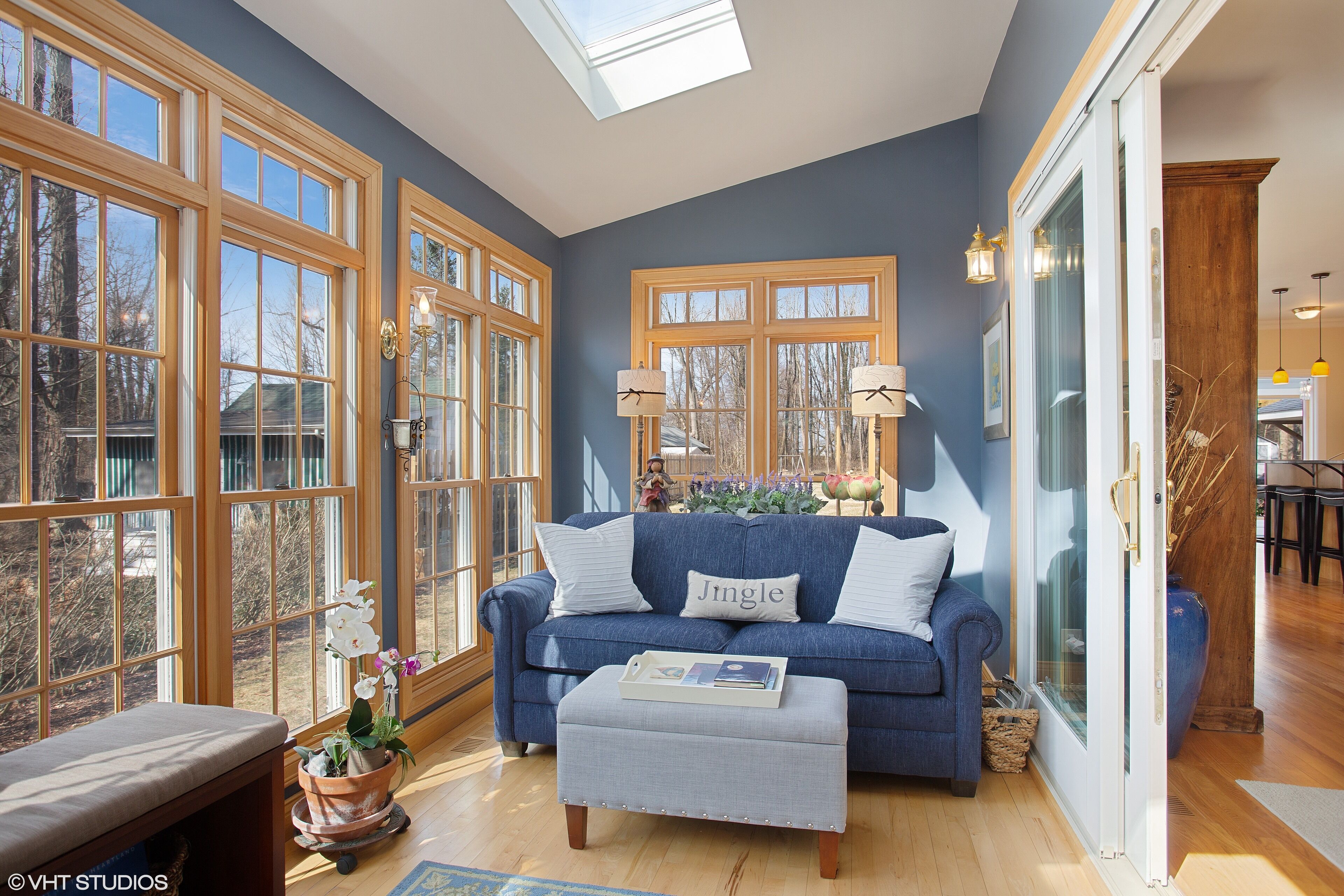 Charming Lake Michigan Getaway w/Private Beach Access and large yard 