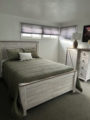 2 室のベッドルーム、デスク、アイロン / アイロン台、WiFi