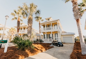 Exterior - Martinique! Luxury! Beach House on the Crescent with Golf Cart. (Gulf Shores)