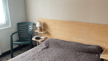 2 bedrooms, iron/ironing board, WiFi