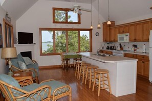 Micro-ondes, four, lave-vaisselle