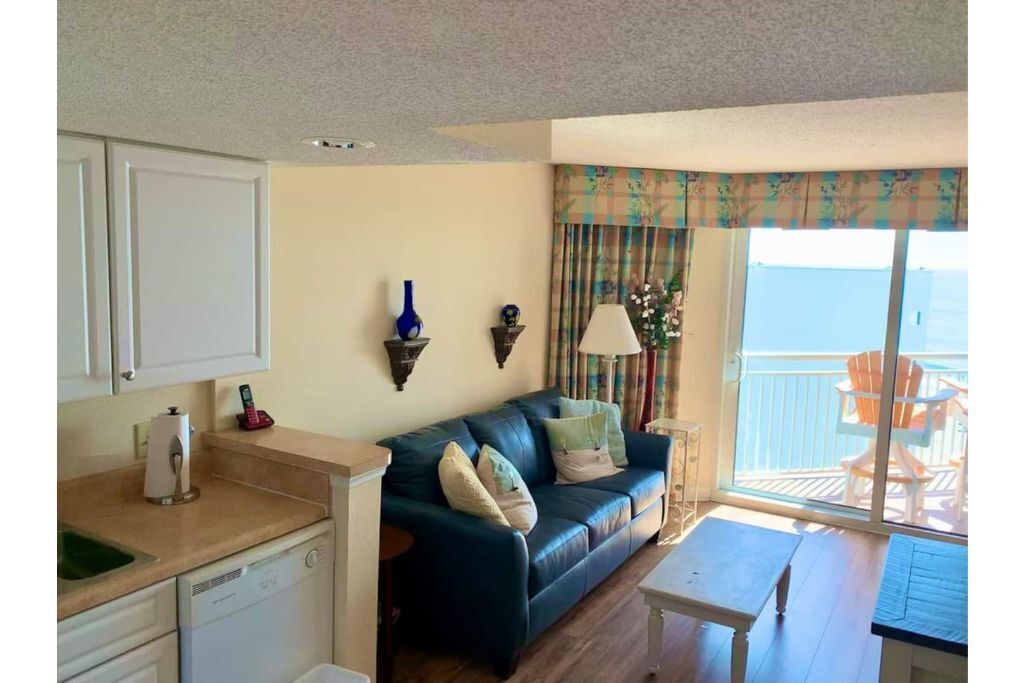 Couples Retreat-Family Getaway-Book Now! Super Clean- Strong WIFI