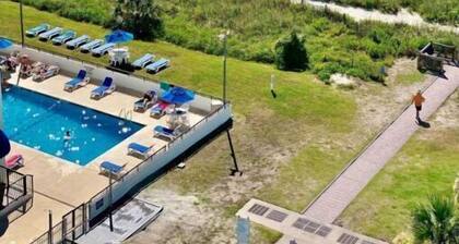 Small Family Getaway-Couples Retreat-Book Now! Strong WIFI - Super Clean