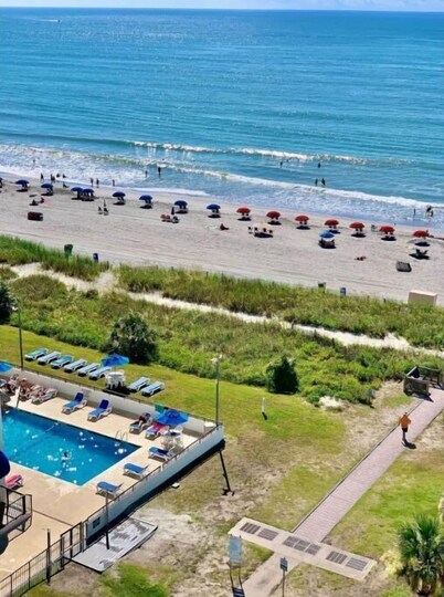 Small Family Getaway-Couples Retreat-Book Now! Strong WIFI - Super Clean