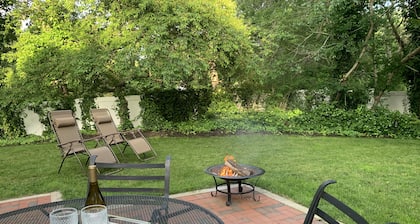 Charming, newly renovated house, a few steps from bike path.