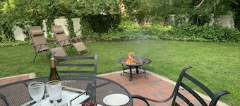 Charming, newly renovated house, a few steps from bike path.