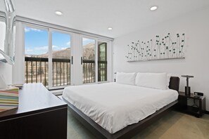 3 bedrooms, WiFi, bed sheets - VB | 3 BR Condo in Lionshead - Hot Tub, Near Lifts (Vail)