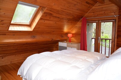 WARM ALTITUDE BARN, Cambasque, 8 people