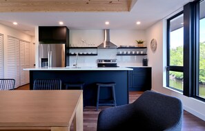 Fridge, microwave, dishwasher, coffee/tea maker - @cypresscottage (Ochopee)