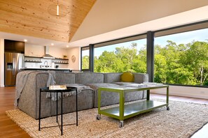 Smart TV, books - @cypresscottage (Ochopee)