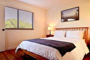 2 bedrooms, desk, free WiFi, bed sheets