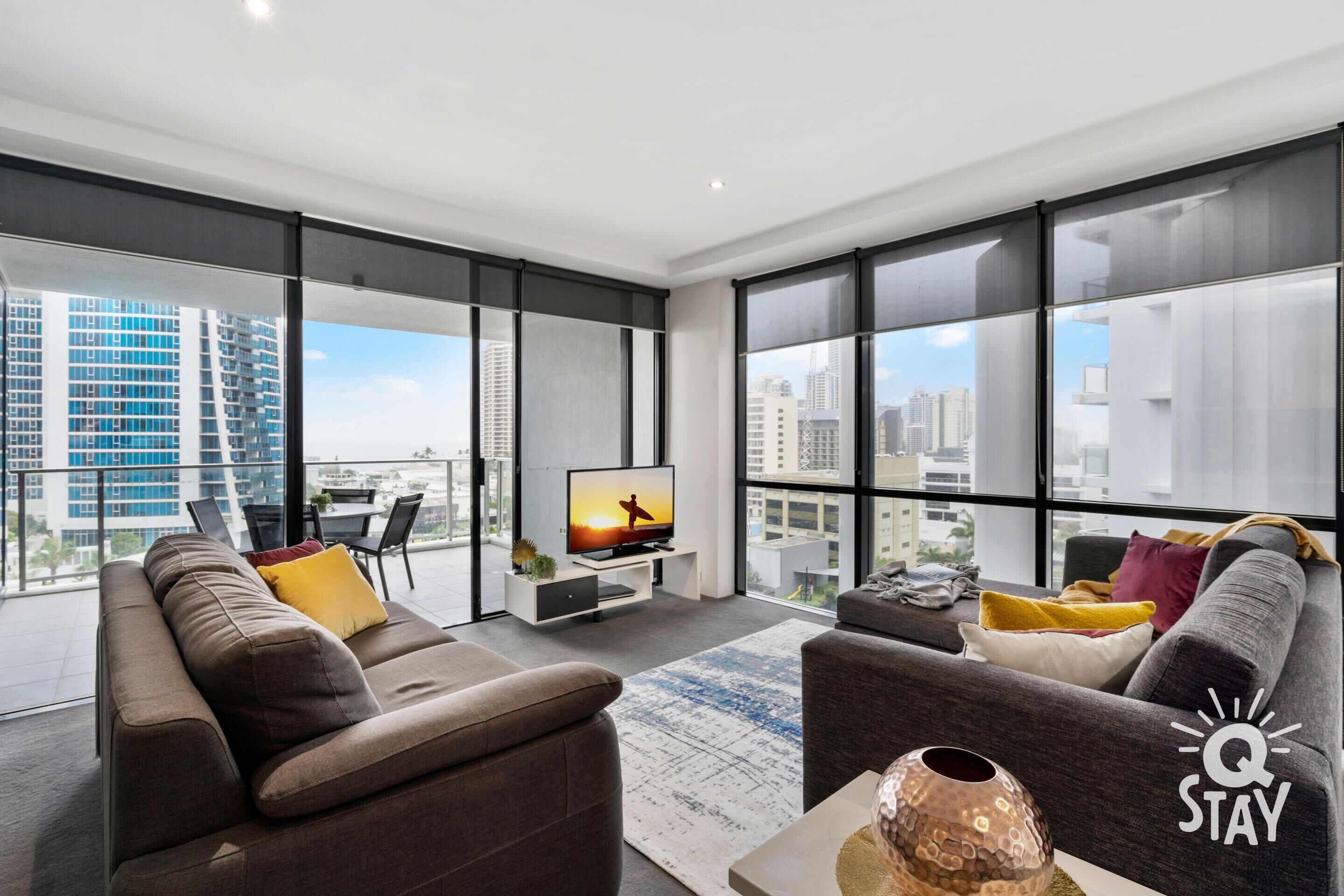 ♦️ Circle on Cavill – 2 Bedroom Ocean SPA City View Apartment — Q Stay