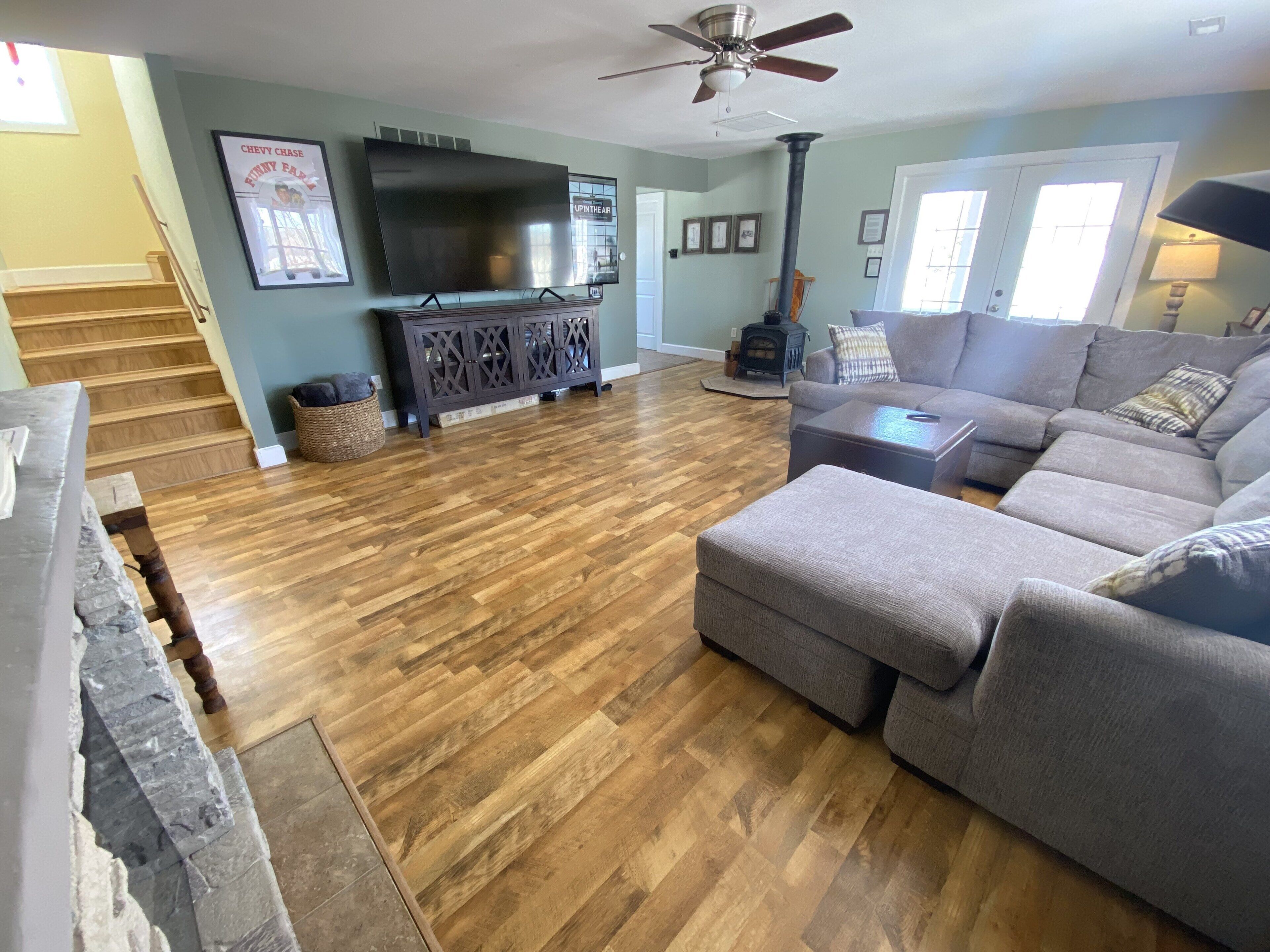 Grafton Getaway - Farmhouse on 23 secluded acres 