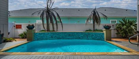 Piscine extérieure, piscine chauffée