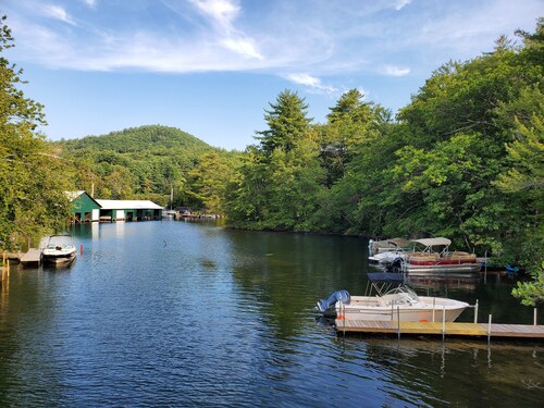 In-town Couples Getaway with Dockslipl