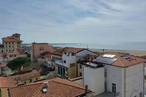 Exterior - Apartment with a/c far 50 m from the sea (Viareggio)