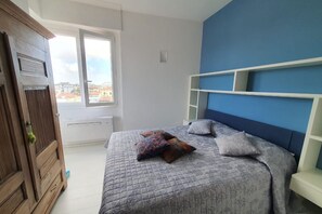 2 bedrooms, WiFi, bed sheets - Apartment with a/c far 50 m from the sea (Viareggio)