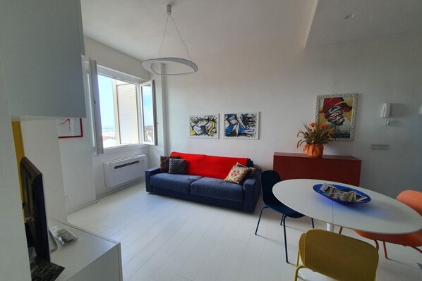 Living area - Apartment with a/c far 50 m from the sea (Viareggio)