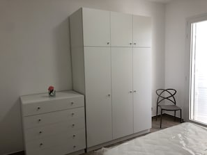 1 bedroom, iron/ironing board, free WiFi
